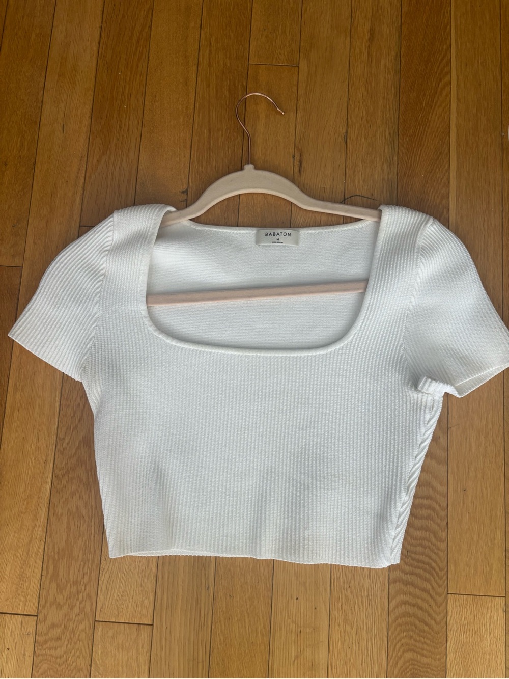 Babaton White Ribbed Square Neck Short Sleeve Crop Top